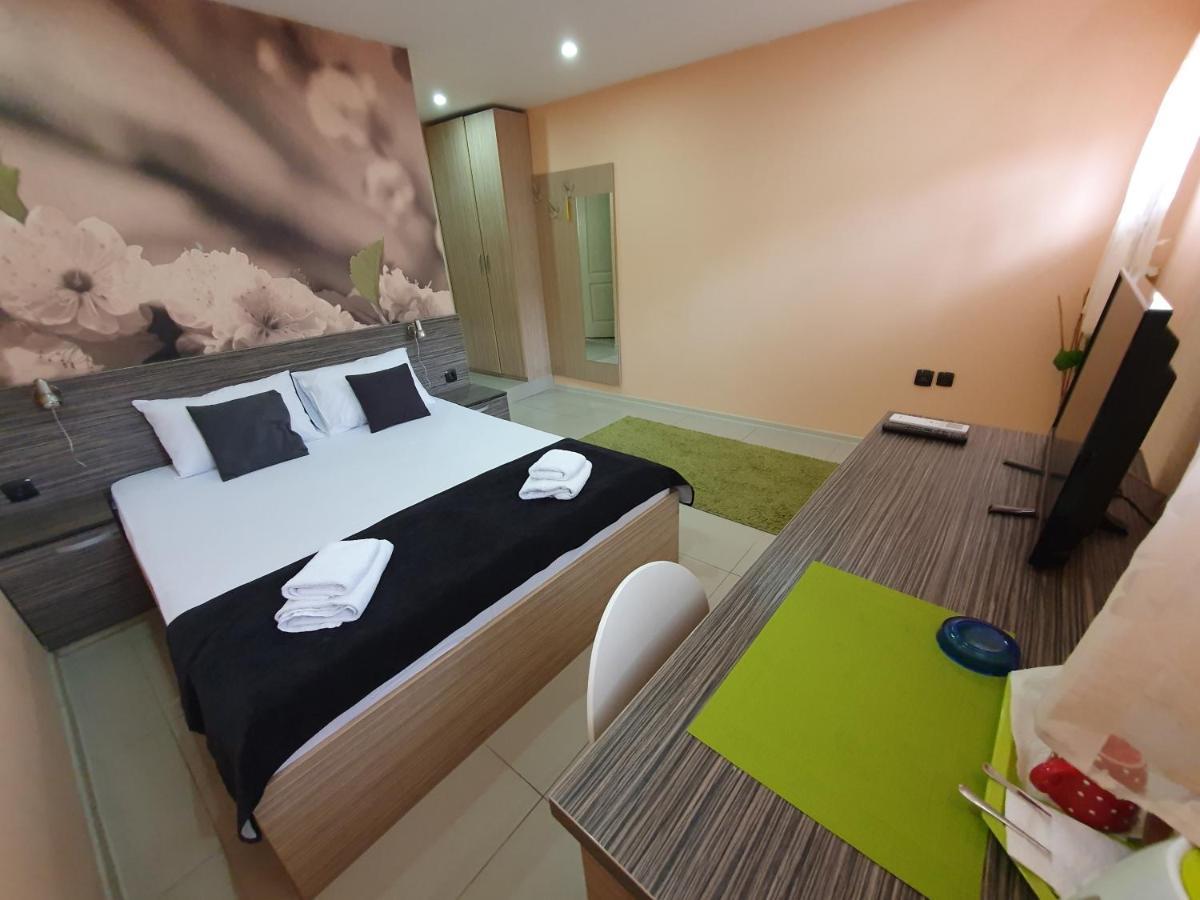 Nis City Center Guest House 외부 사진