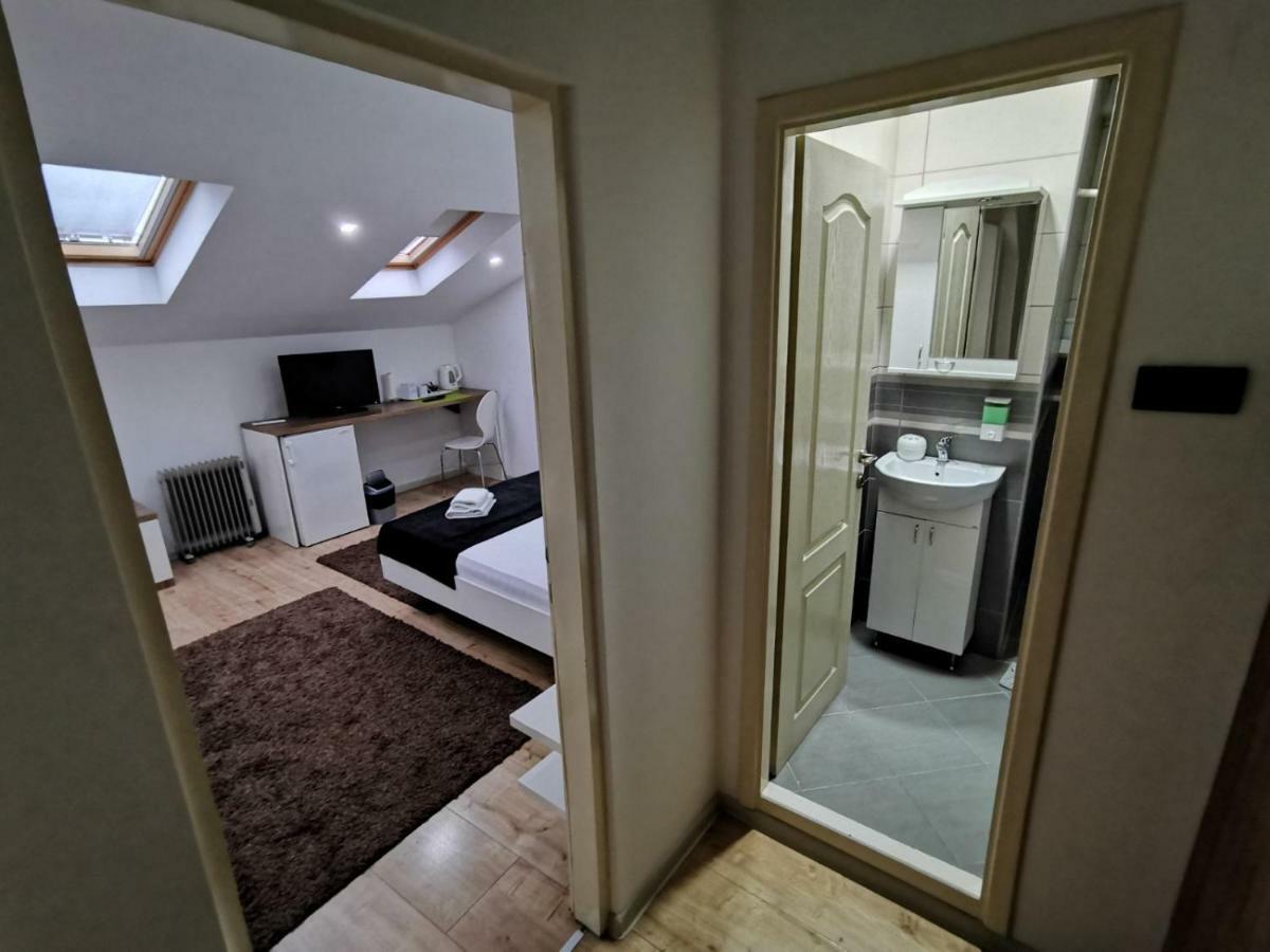 Nis City Center Guest House 외부 사진